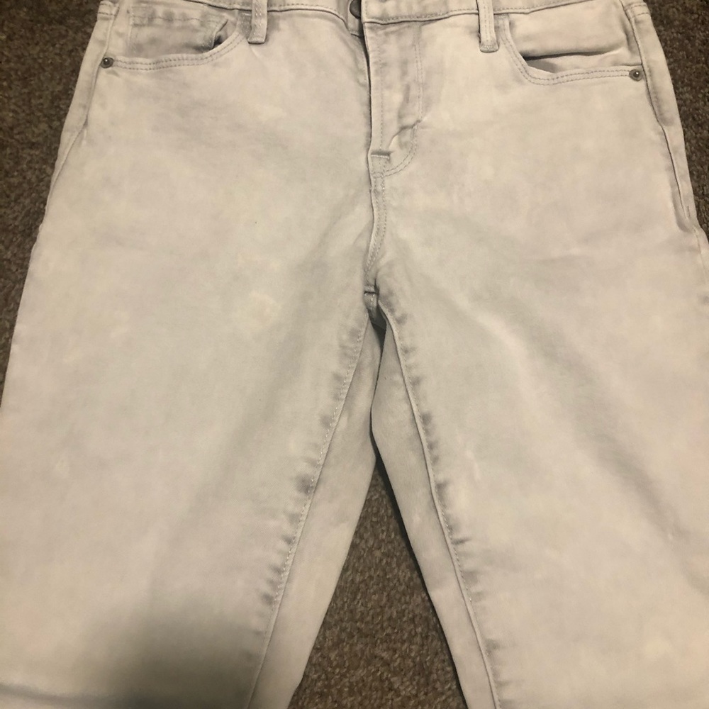 Stone wash - white / gray